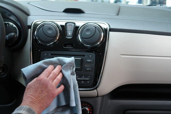 7 Tips to Clean Your Car at Home like a Pro!