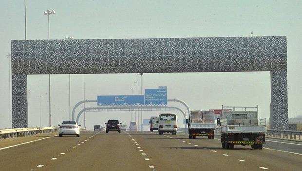 Abu Dhabi Police Issues Hefty Traffic Fines for Expired Car Registration with the Help of New Toll Gates