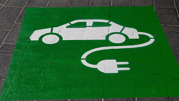 your-complete-guide-to-buying-and-owning-an-electric-vehicle-in-the-uae